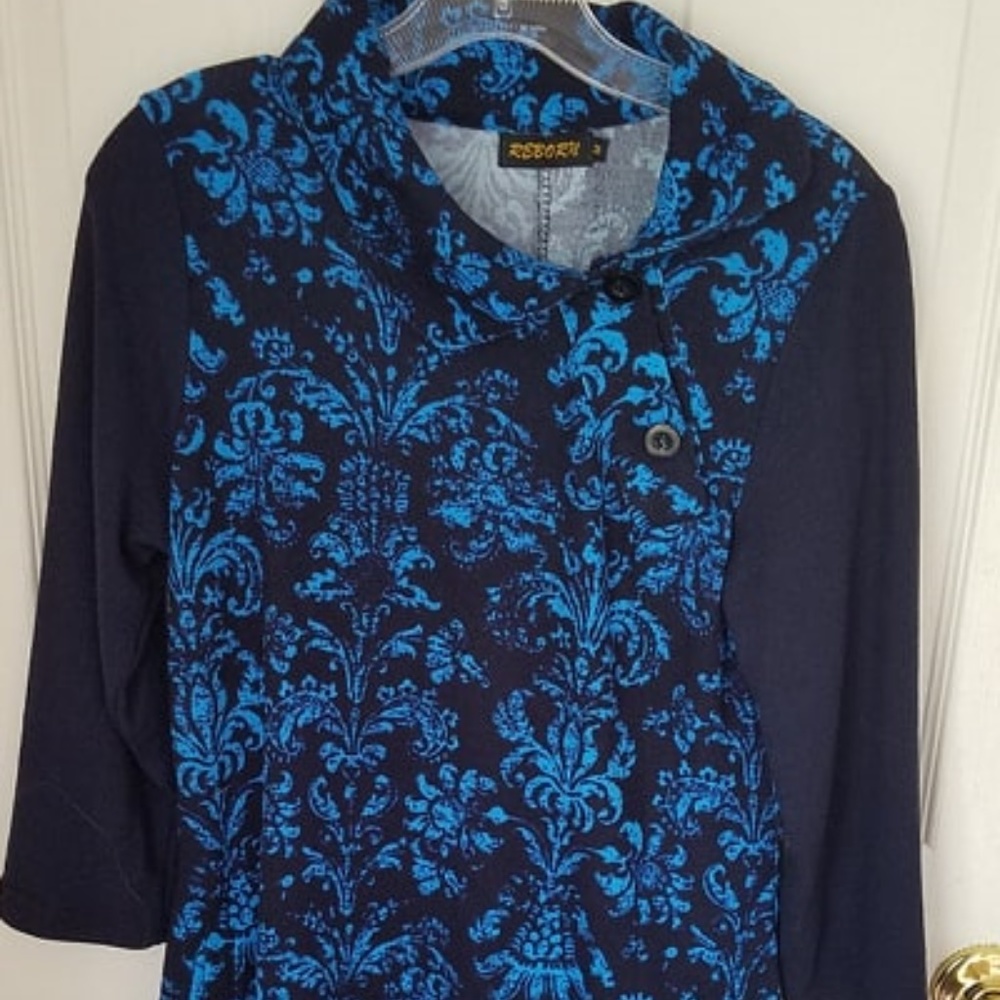 Tunic - Picture 2 of 3